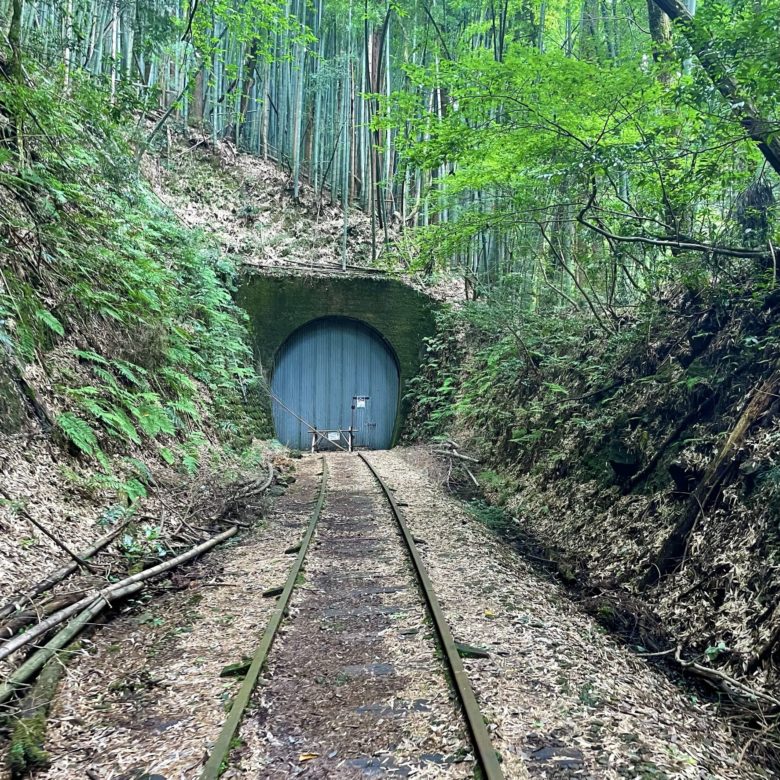 旧国鉄倉吉線廃線跡のゴール、山守トンネル