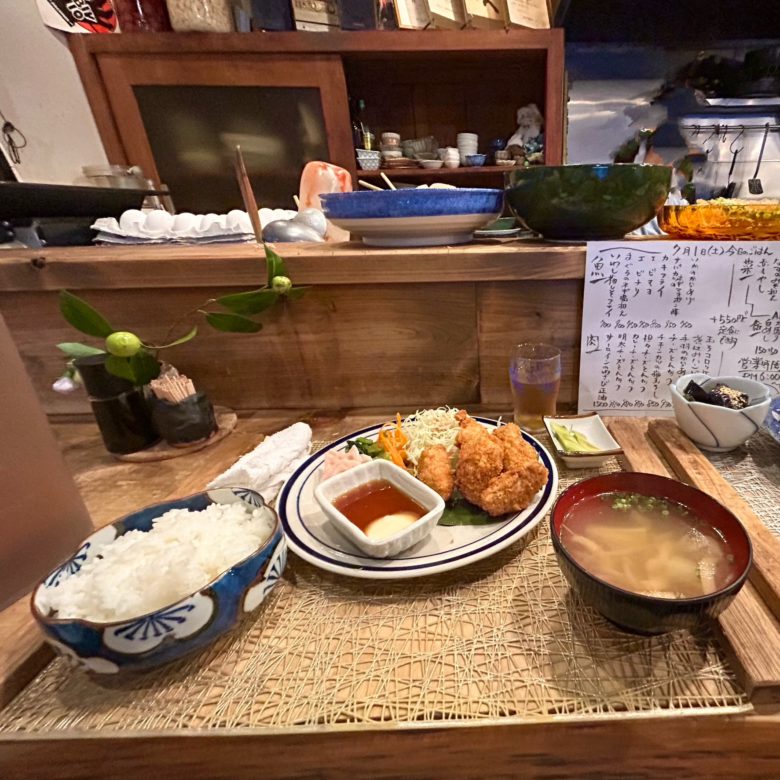 鳥取市の御飯人のカキフライ定食