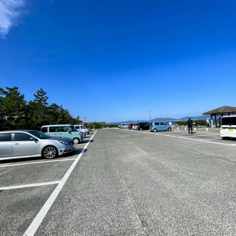 鳥取県米子市の弓ヶ浜海岸の駐車場