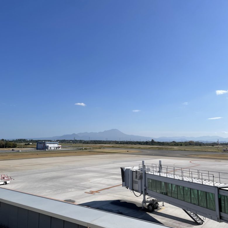 鳥取県境港市の米子鬼太郎空港の飛行機が見られる展望所