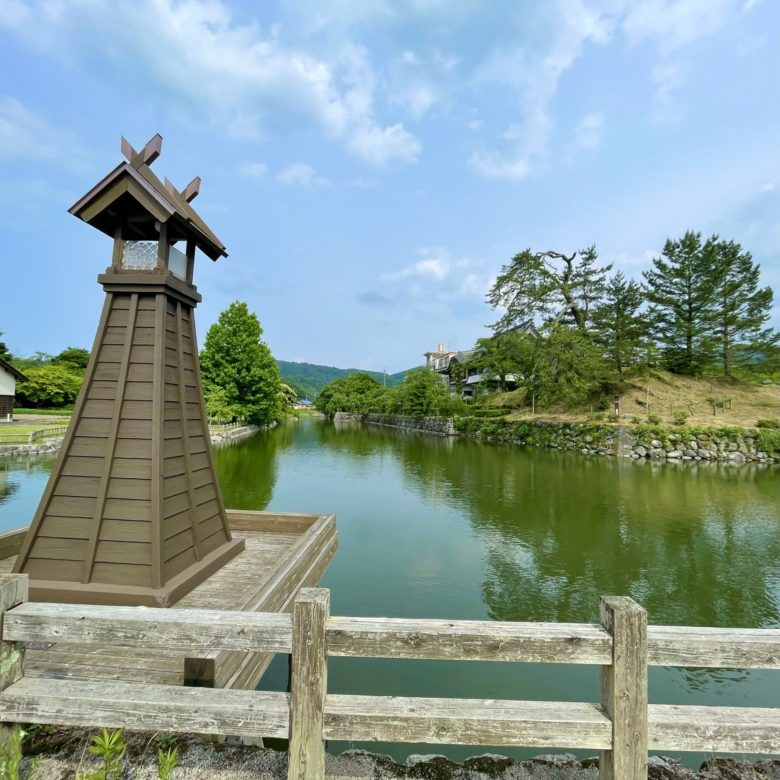 鳥取の鹿野城跡公園の中央にある池