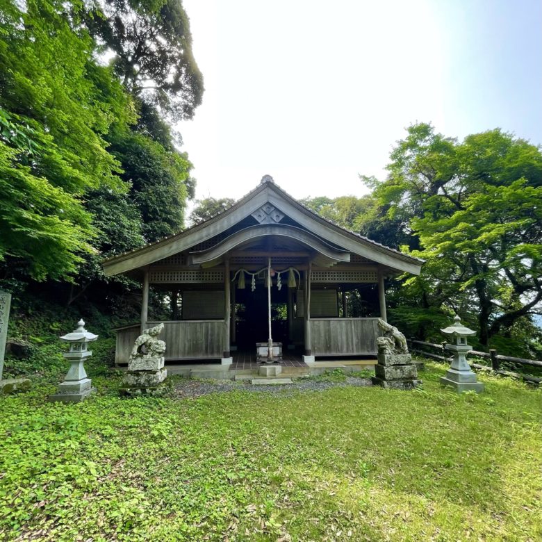 鳥取の城山神社の本堂