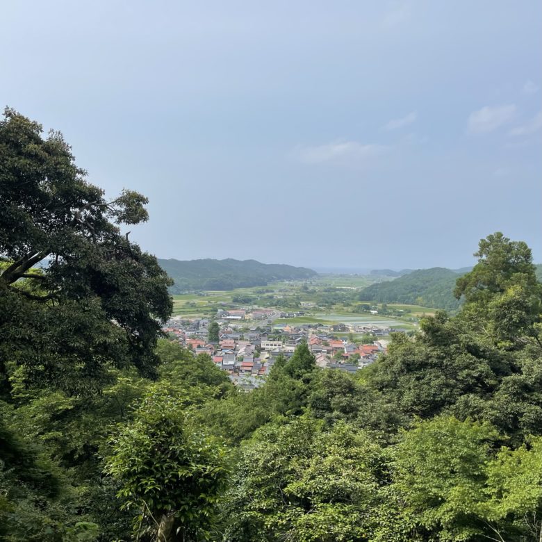 鳥取の城山神社の頂上から見える景色