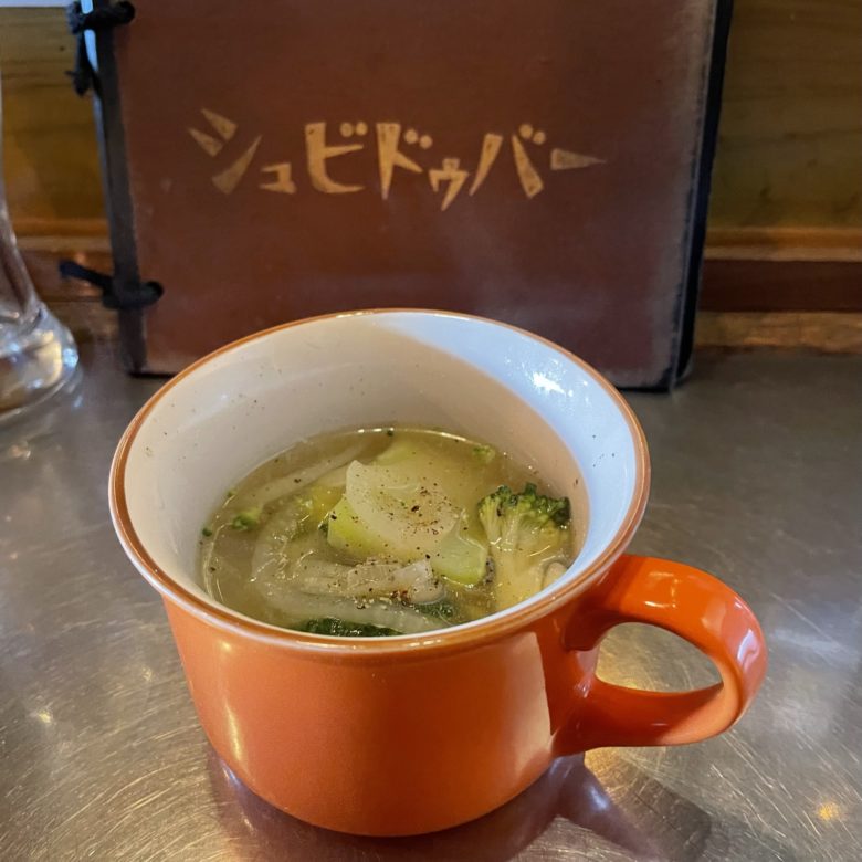 鳥取駅前のShuvi du BAR(シュビドゥバー)の季節の野菜スープ