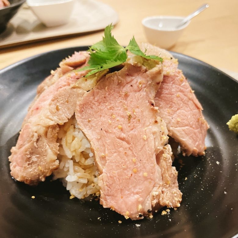 鳥取県鳥取市のココデエエガの豚ステーキ丼